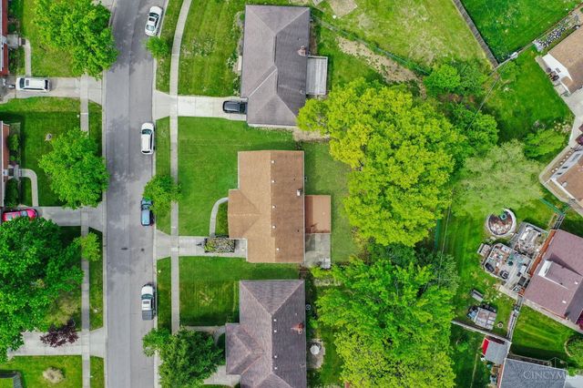 225 Ireland Avenue, Greenhills, OH 45218