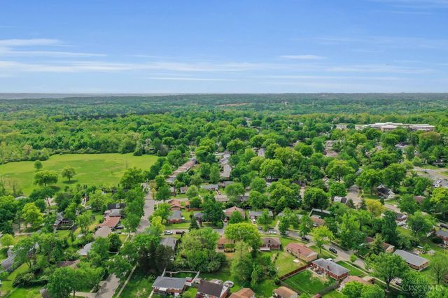 225 Ireland Avenue, Greenhills, OH 45218