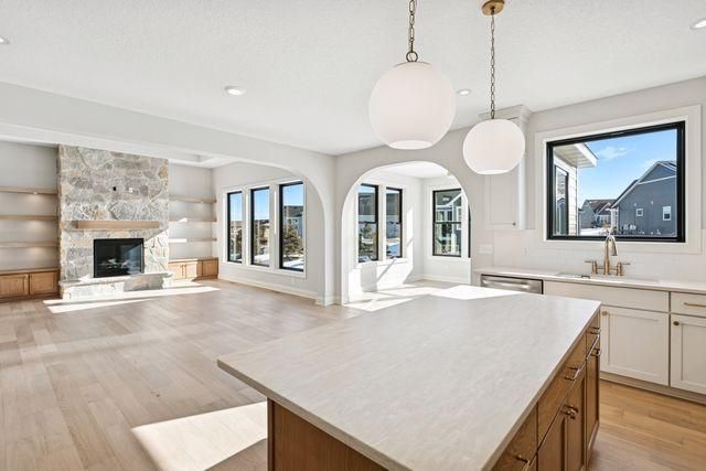 4003 Arbor Drive, Woodbury, MN 55129