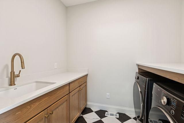 4003 Arbor Drive, Woodbury, MN 55129