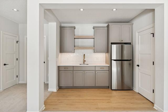 4003 Arbor Drive, Woodbury, MN 55129