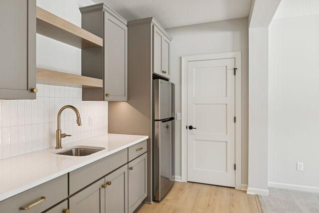 4003 Arbor Drive, Woodbury, MN 55129