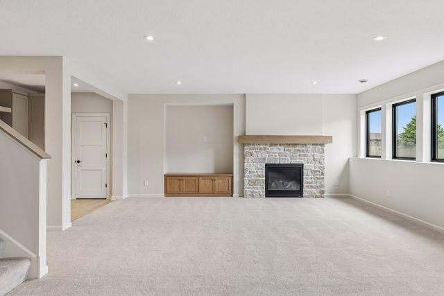 4003 Arbor Drive, Woodbury, MN 55129