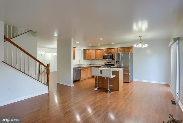 1147 CROSS CREEK DR, Mechanicsburg, PA 17050