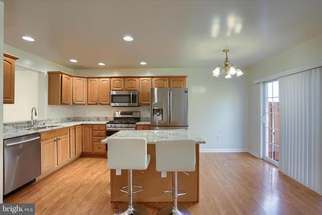 1147 CROSS CREEK DR, Mechanicsburg, PA 17050