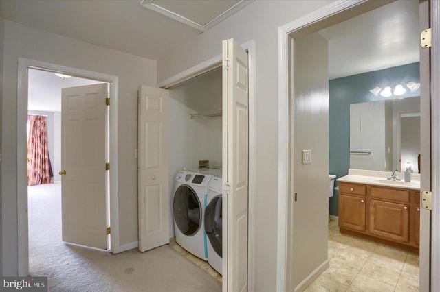 1147 CROSS CREEK DR, Mechanicsburg, PA 17050