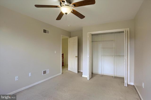 1147 CROSS CREEK DR, Mechanicsburg, PA 17050