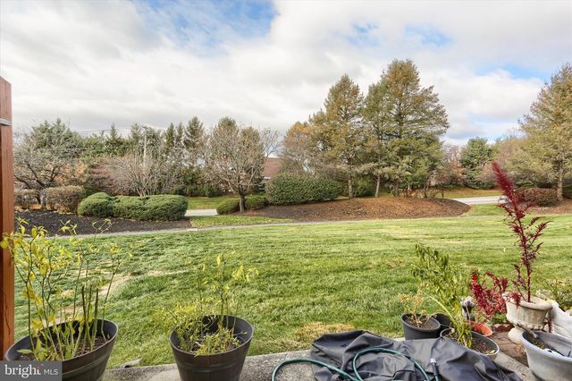 1147 CROSS CREEK DR, Mechanicsburg, PA 17050