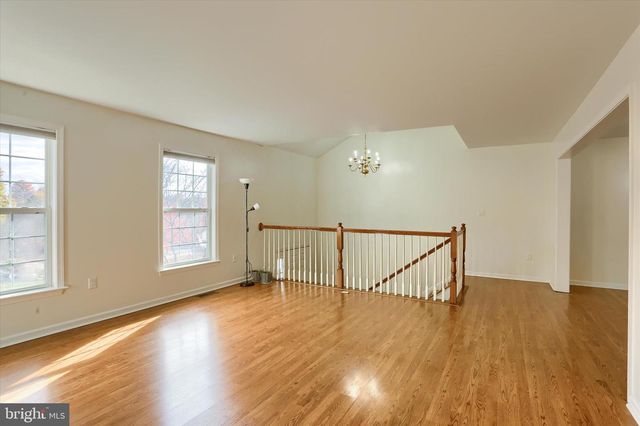 1147 CROSS CREEK DR, Mechanicsburg, PA 17050