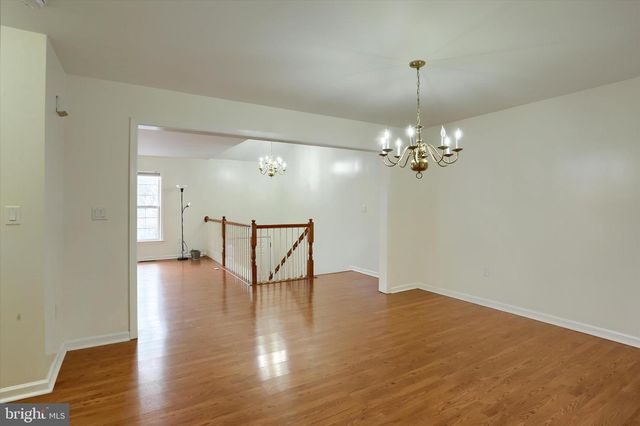 1147 CROSS CREEK DR, Mechanicsburg, PA 17050