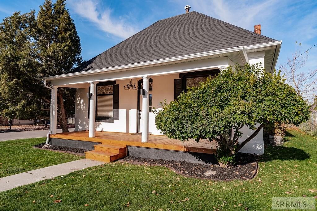 Image 3 of property listing at 656 W Lander Street, Pocatello, ID 83204