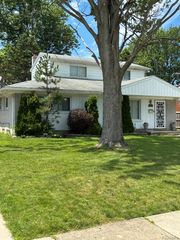 29249 Everett Street, Southfield, MI 48076