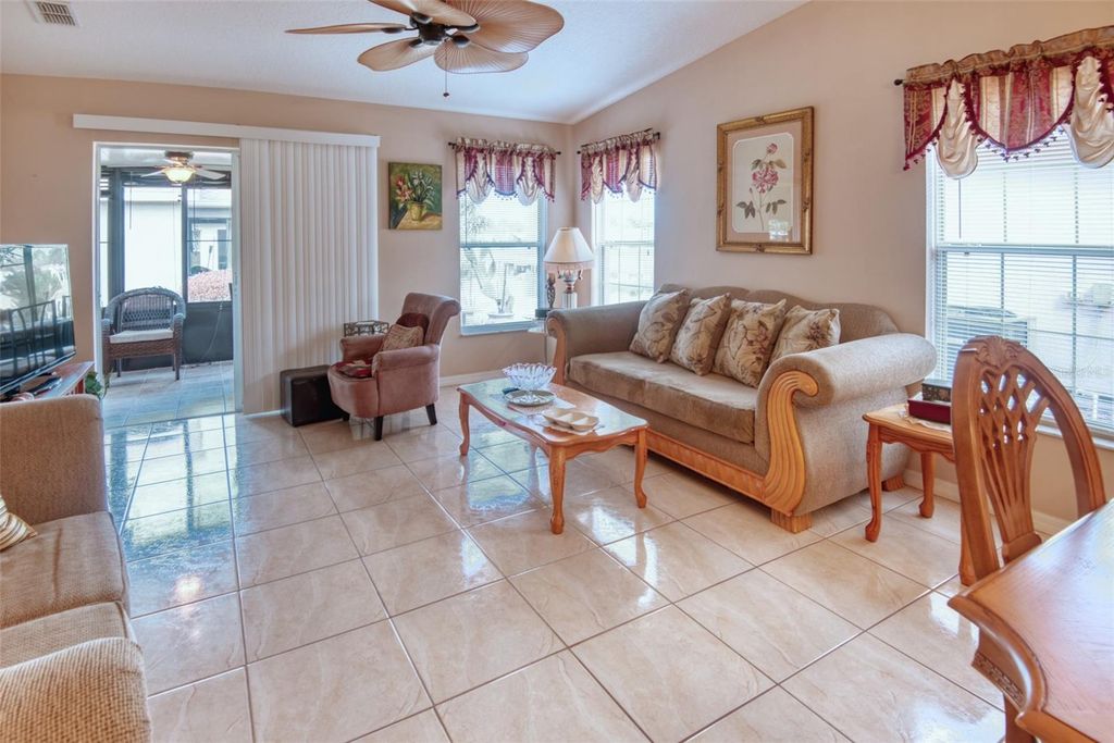 Image 12 of property listing at 521 GRAND CANAL DRIVE, Kissimmee, FL 34759