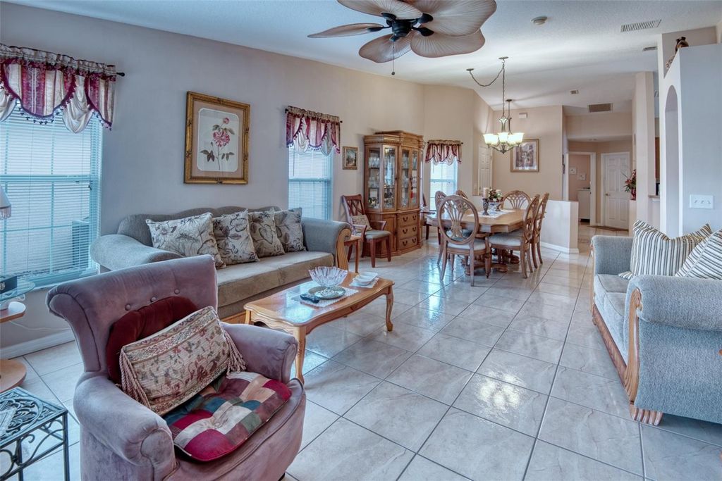Image 14 of property listing at 521 GRAND CANAL DRIVE, Kissimmee, FL 34759