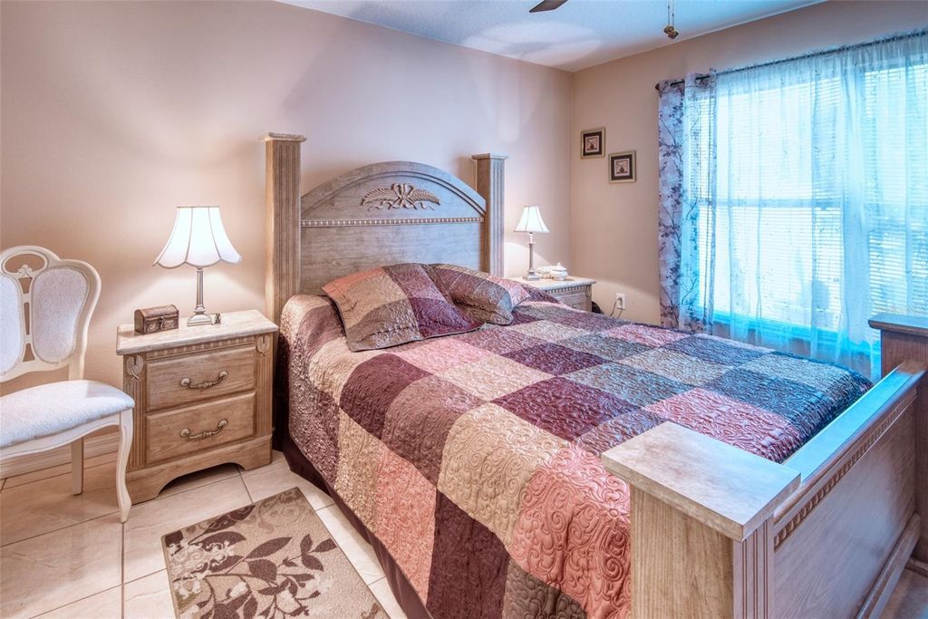 Image 19 of property listing at 521 GRAND CANAL DRIVE, Kissimmee, FL 34759