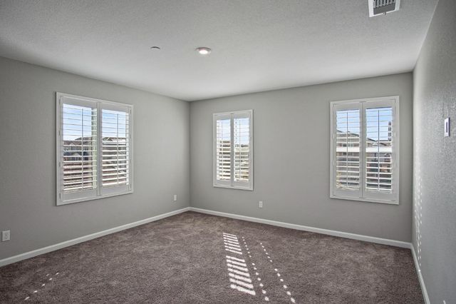 15272 Flycatcher Dr, Lathrop, CA 95330