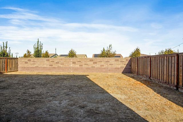 15272 Flycatcher Dr, Lathrop, CA 95330