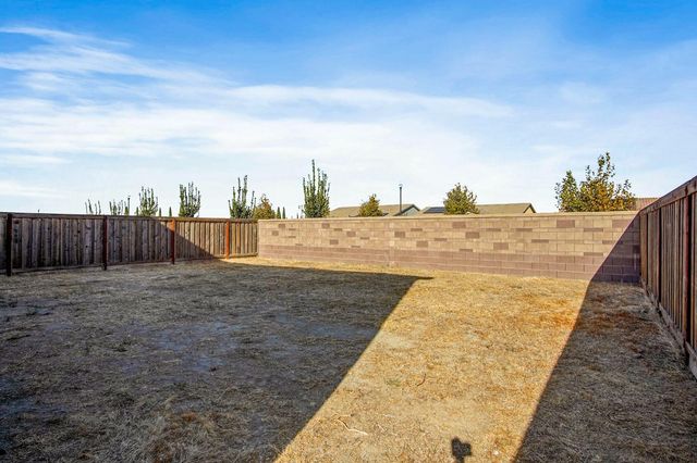 15272 Flycatcher Dr, Lathrop, CA 95330