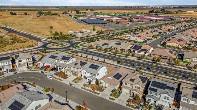 15272 Flycatcher Dr, Lathrop, CA 95330