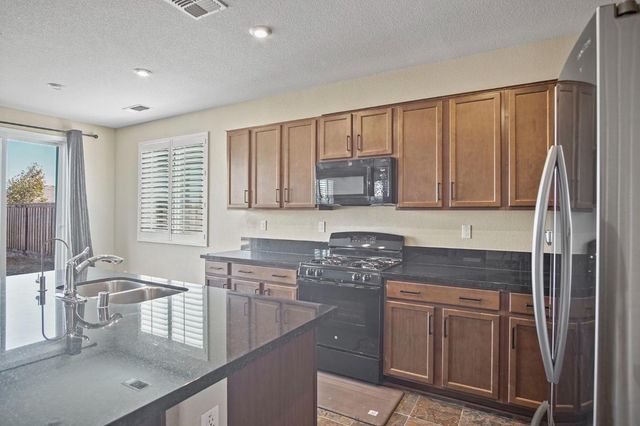 15272 Flycatcher Dr, Lathrop, CA 95330