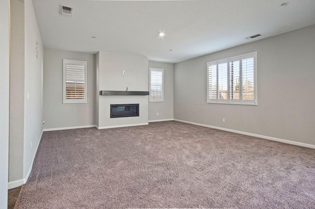 15272 Flycatcher Dr, Lathrop, CA 95330