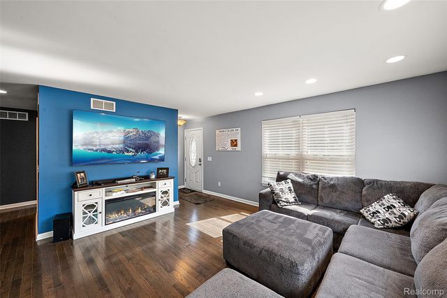 5078 Waldon Road, Independence Charter Township, MI 48348