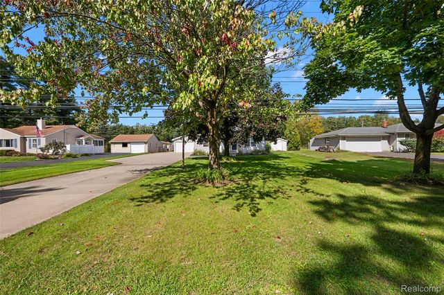 5078 Waldon Road, Independence Charter Township, MI 48348