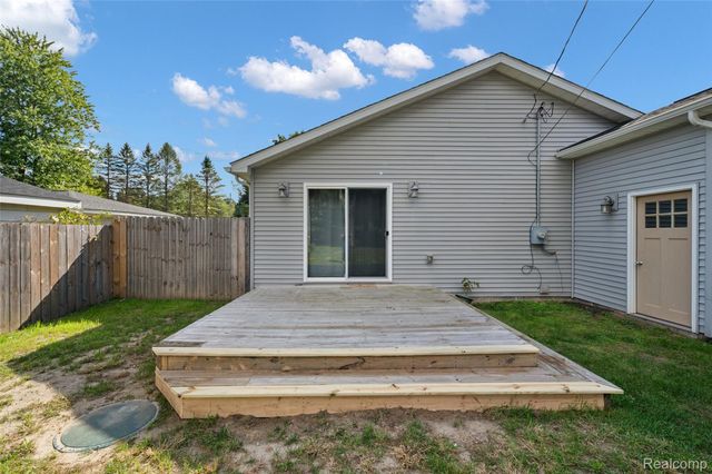 5078 Waldon Road, Independence Charter Township, MI 48348