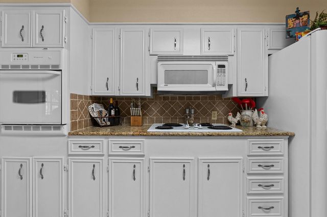 1201 Briarwood Trail, Henderson, TX 75654