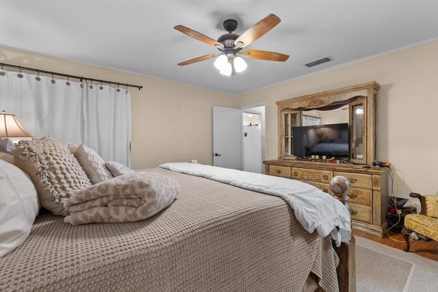 1201 Briarwood Trail, Henderson, TX 75654