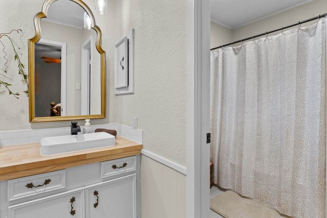 1201 Briarwood Trail, Henderson, TX 75654