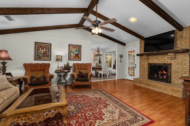 1201 Briarwood Trail, Henderson, TX 75654