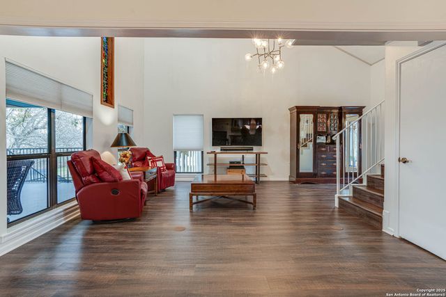 54 S Hampton Dr, Seguin, TX 78155