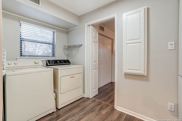 54 S Hampton Dr, Seguin, TX 78155