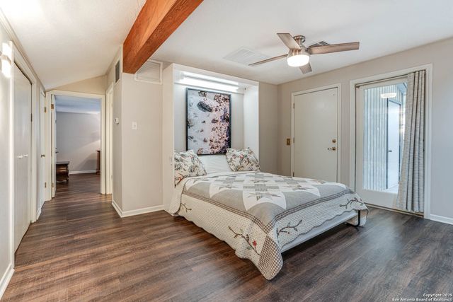 54 S Hampton Dr, Seguin, TX 78155