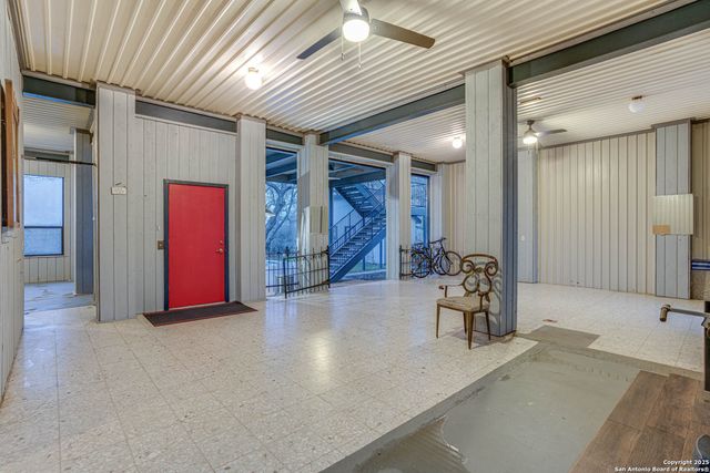 54 S Hampton Dr, Seguin, TX 78155