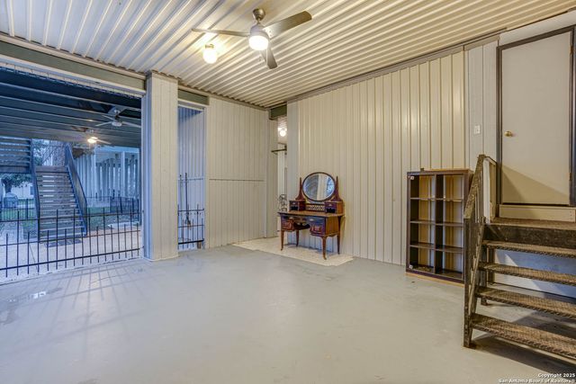 54 S Hampton Dr, Seguin, TX 78155