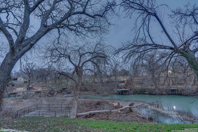 54 S Hampton Dr, Seguin, TX 78155