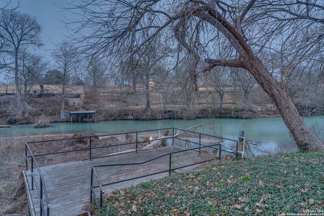 54 S Hampton Dr, Seguin, TX 78155