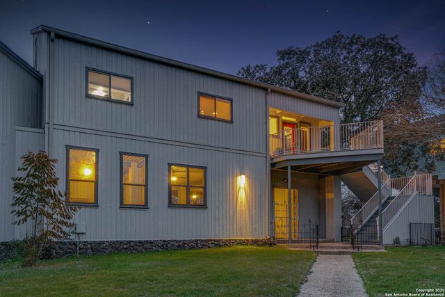 54 S Hampton Dr, Seguin, TX 78155