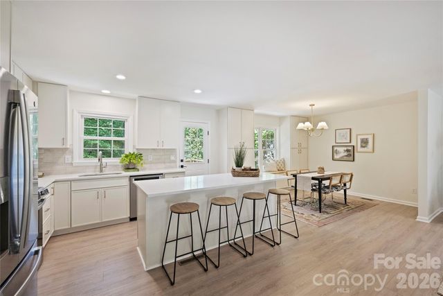 7420 Castlebar Road, Charlotte, NC 28270