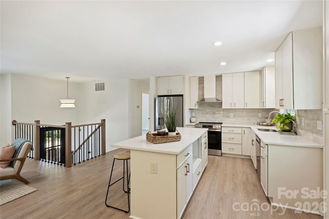 7420 Castlebar Road, Charlotte, NC 28270