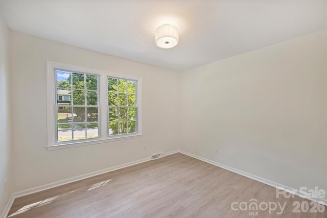 7420 Castlebar Road, Charlotte, NC 28270