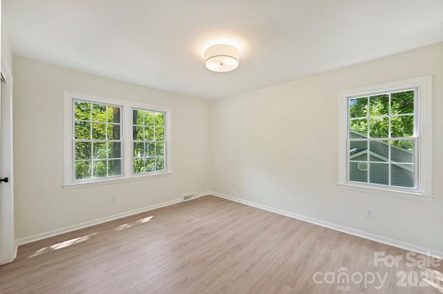7420 Castlebar Road, Charlotte, NC 28270