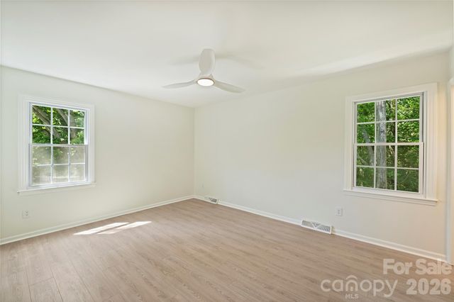 7420 Castlebar Road, Charlotte, NC 28270