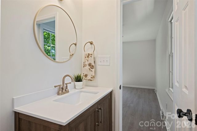7420 Castlebar Road, Charlotte, NC 28270