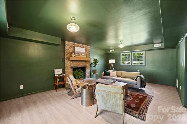 7420 Castlebar Road, Charlotte, NC 28270