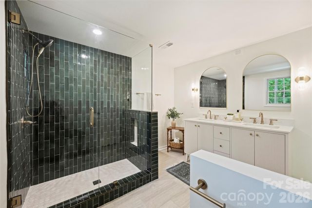 7420 Castlebar Road, Charlotte, NC 28270