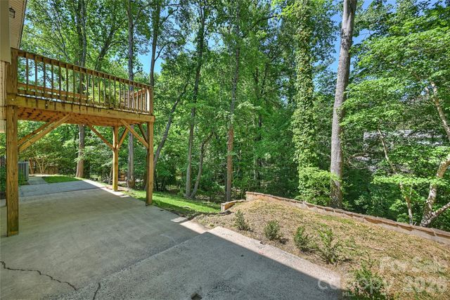 7420 Castlebar Road, Charlotte, NC 28270