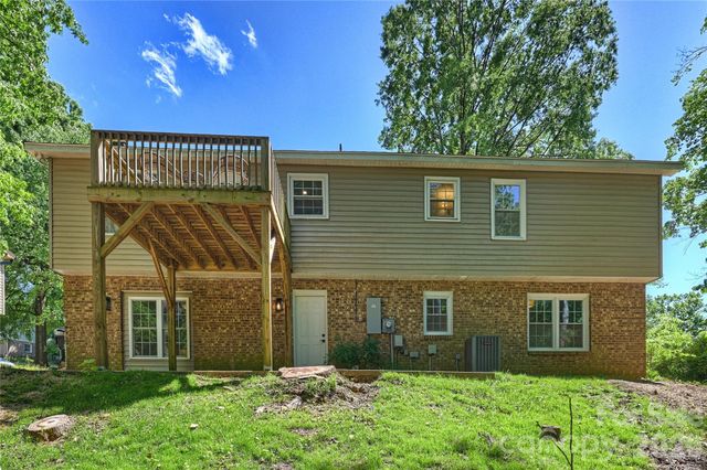 7420 Castlebar Road, Charlotte, NC 28270